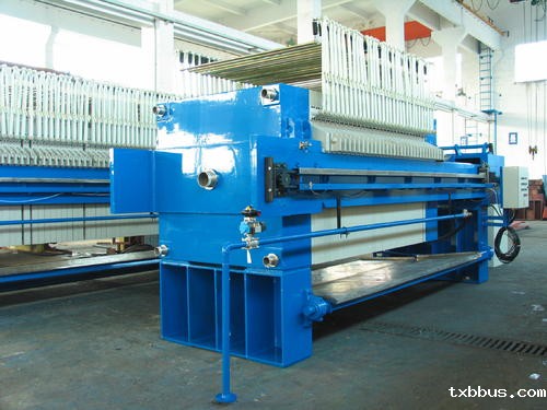 对于压滤机的清洗和选择滤布的问题你都了解多少呢?(图1) 压滤机厂家