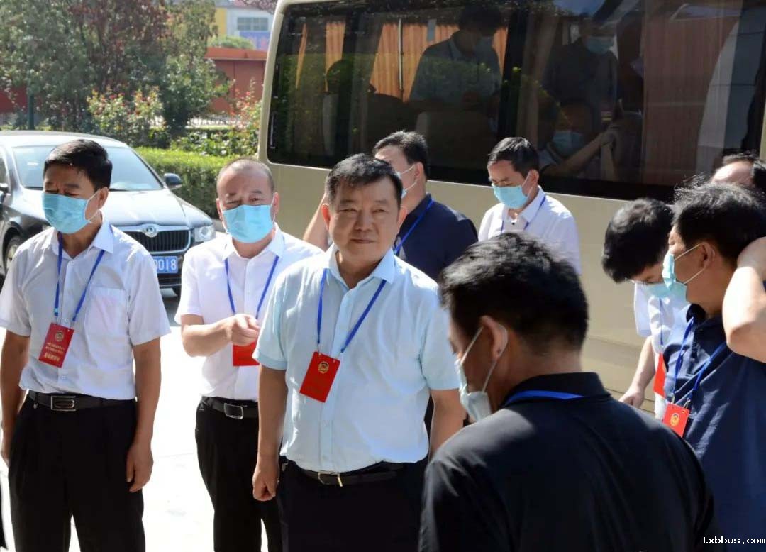 市政协莅临18luck手机客户端公司开展环保装备制造产业发展专题调研(图1)