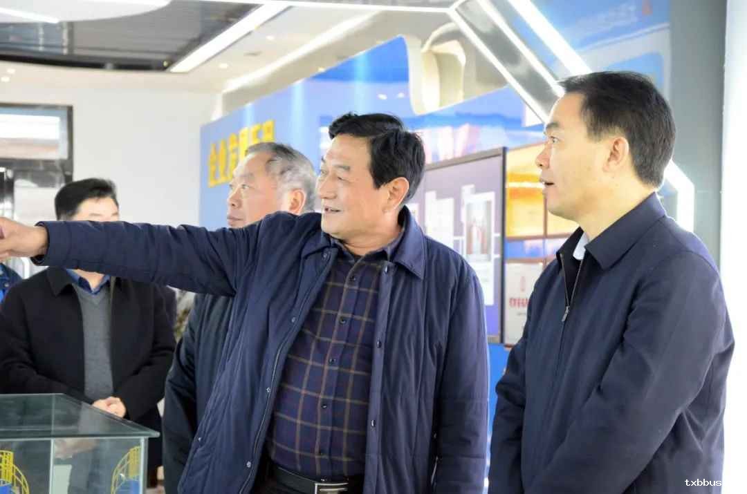 许昌市委统战部领导走访调研18luck手机客户端公司(图3)