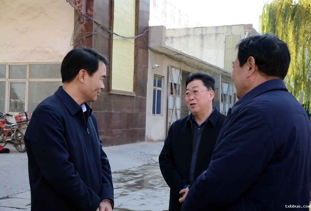 许昌市委统战部领导走访调研18luck手机客户端公司(图5)