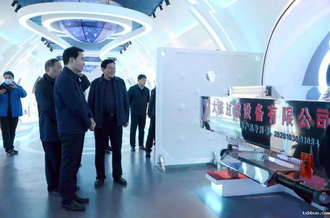 许昌市委统战部领导走访调研18luck手机客户端公司(图6)